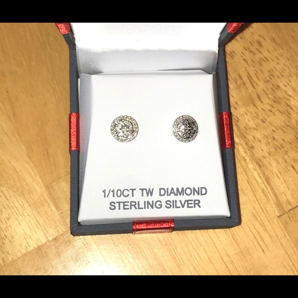 Genuine Diamonds Stud Earrings. E:4 - Picture 3 of 8